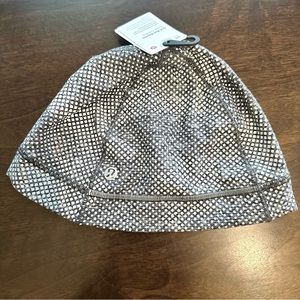 Lululemon outrun beanie running cap hat one size grey white reflective dots NWT